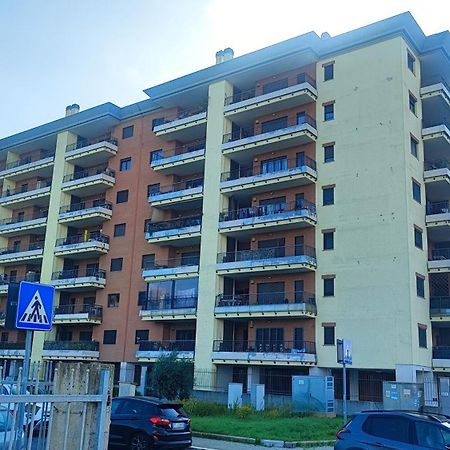 Love Home Apartament Near The Airport Фьюмичино Экстерьер фото